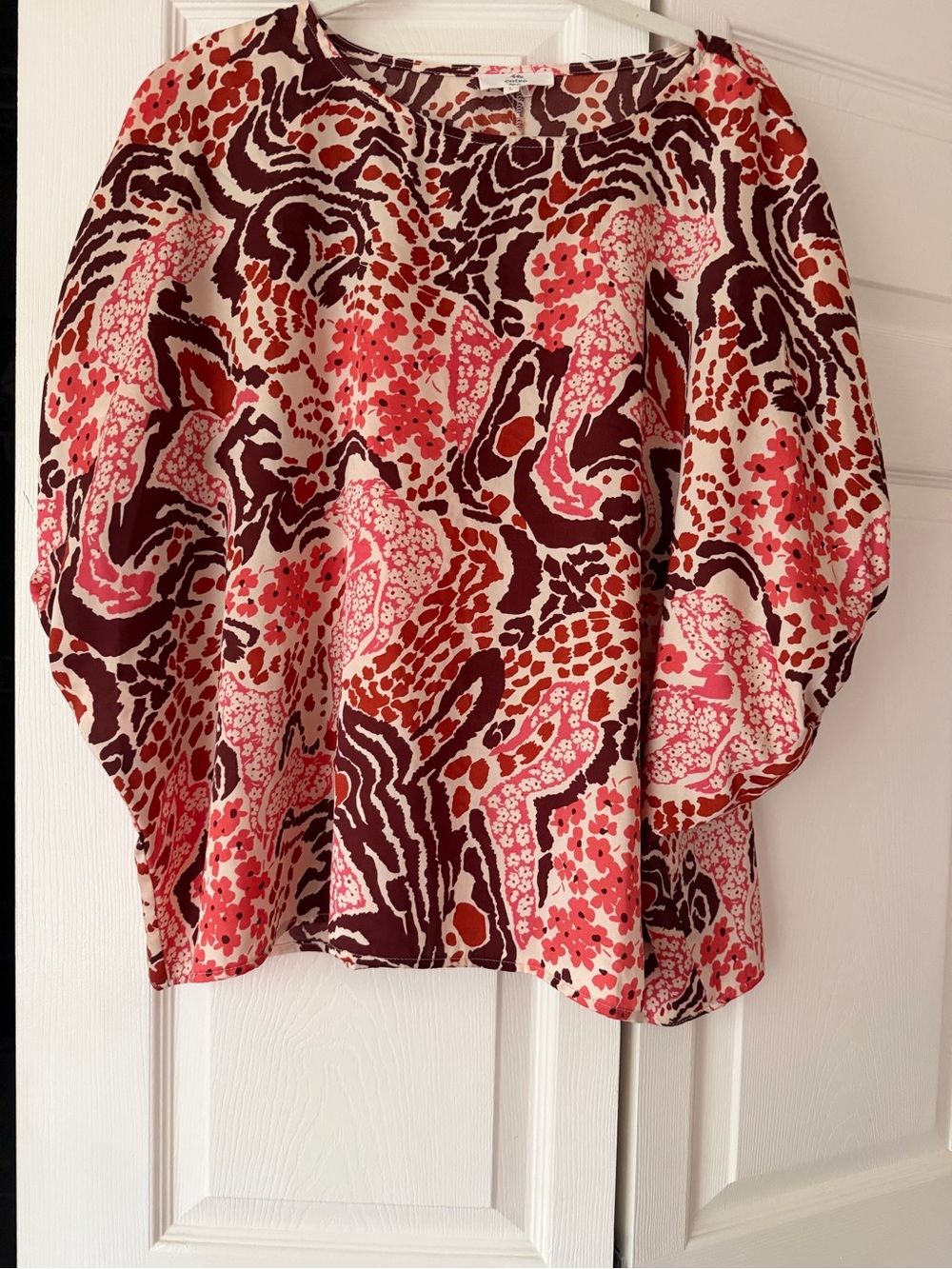 entro Pink and Burgundy Abstract Puff-Sleeve Blouse